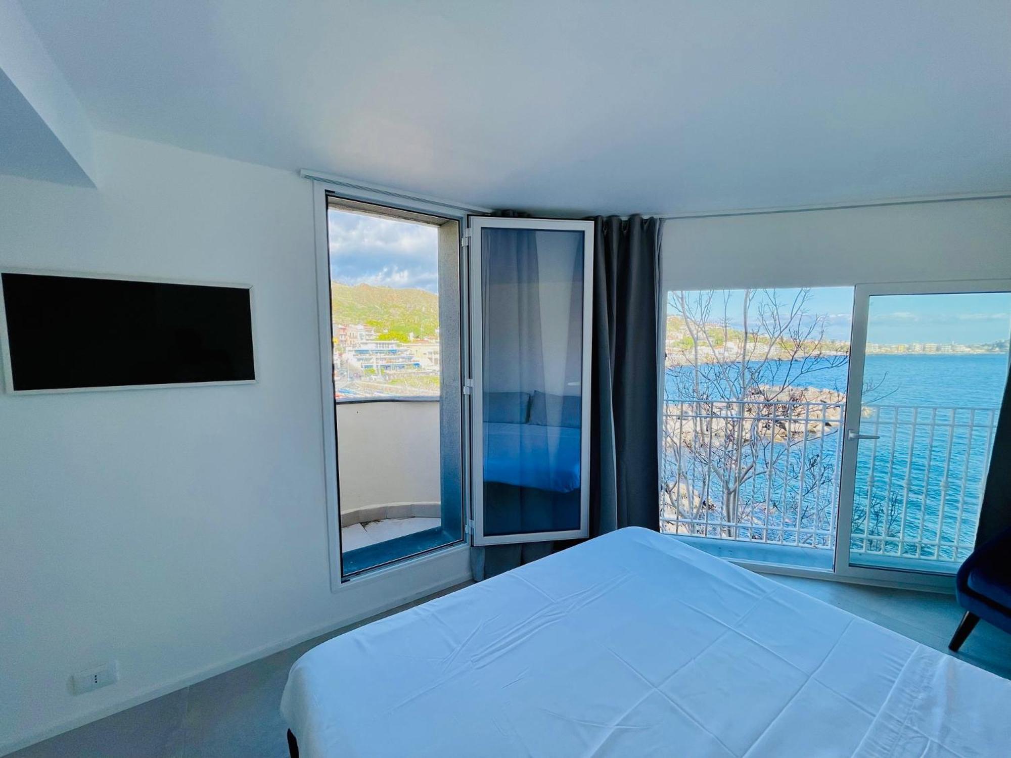 La Finestra Sul Mare Villa Aci Castello Exteriör bild